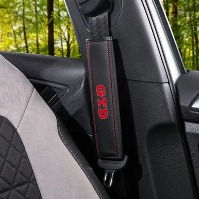 Coussin Cuir Volkswagen Golf MK4 à MK8 GTD R - installé sur véhicule - Becquet Voiture