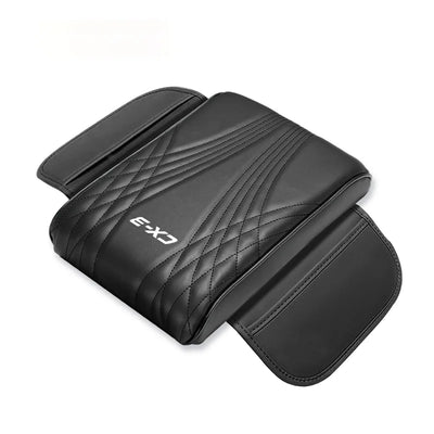 Coussin d'Accoudoir Central Mazda CX-3 Atenza - vue de profil 2 - Becquet Voiture