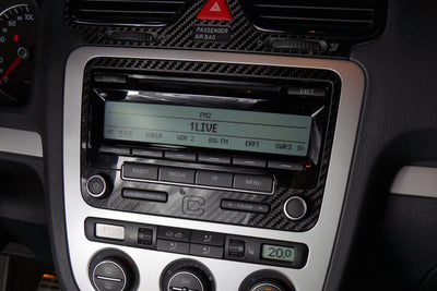 Couvercle Autoradio VW Scirocco EOS Fibre de Carbone RCD310 - vue de profil - Becquet Voiture