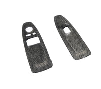 Couvercle Bouton Porte Fibre Carbone BMW F82 LCI - vue de profil - Becquet Voiture