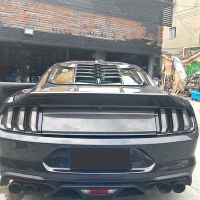Couvercle de Coffre Fibre de Carbone Ford Mustang 2015-2018 - packshot studio - Becquet Voiture