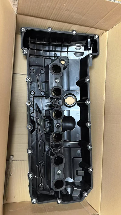 Couvercle de Soupape Moteur BMW N52 E60 E90 X5 - packshot studio - Becquet Voiture
