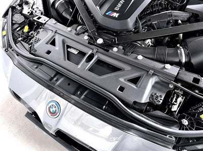 Couvercle Liquide Refroidissement Carbone BMW G80 G82 - vue de trois-quarts - Becquet Voiture