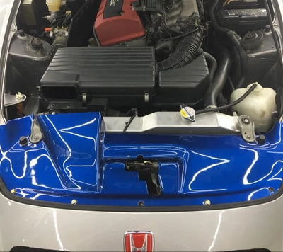 Couvercle Panneau Refroidissement Carbone Honda S2000 AP1 1999-2003 - détail du montage - Becquet Voiture