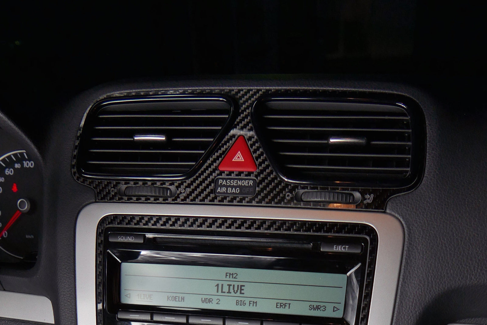Couvercle Ventilation VW Scirocco EOS Fibre de Carbone - vue de face - Becquet Voiture