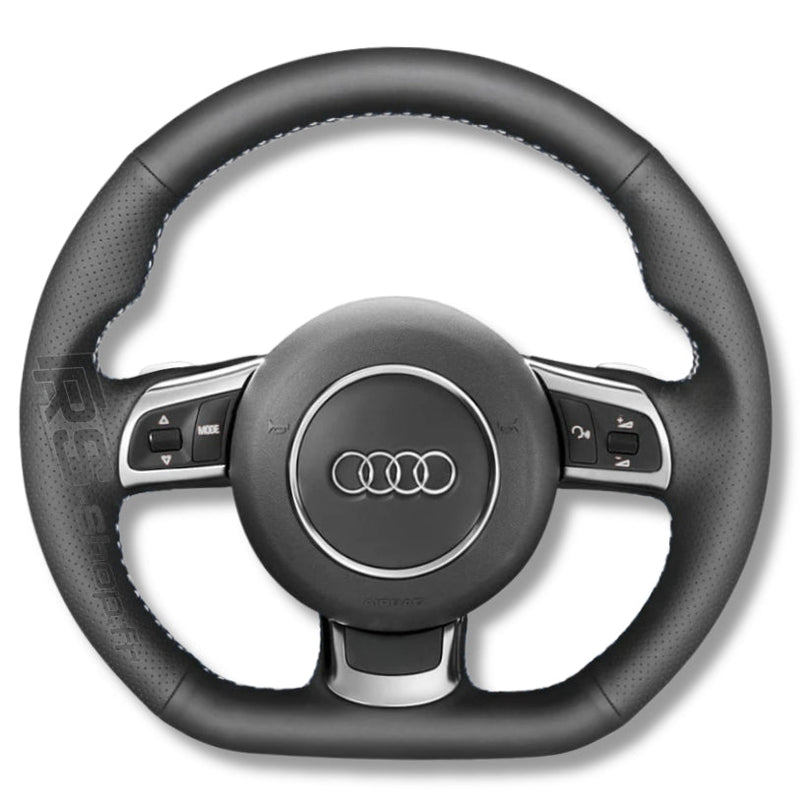 Couvre Volant Audi 8P TT R8 Cuir Alcantara Surpiqures Racing - en situation - Becquet Voiture