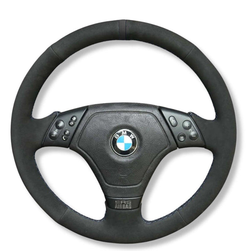Couvre Volant BMW E36 Cuir ou Alcantara Surpiqures - vue de trois-quarts - Becquet Voiture