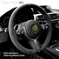 Couvre Volant BMW en alcantara à coudre - packshot studio - Becquet Voiture