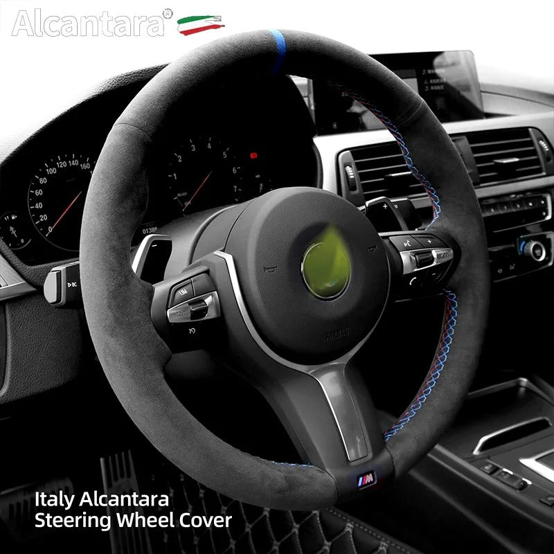 Couvre Volant BMW en alcantara à coudre - packshot studio - Becquet Voiture