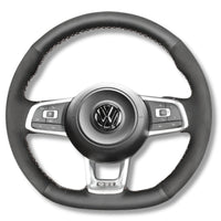 Couvre Volant Golf 7 GTI R Cuir Alcantara Surpiqures 38cm - en situation - Becquet Voiture