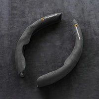 Couvre volant Porsche Daim - vue de trois-quarts - Becquet Voiture