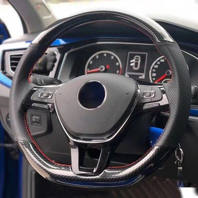 Couvre Volant Volkswagen en Cuir et Fibre de Carbone à Coudre - installé sur véhicule - Becquet Voiture