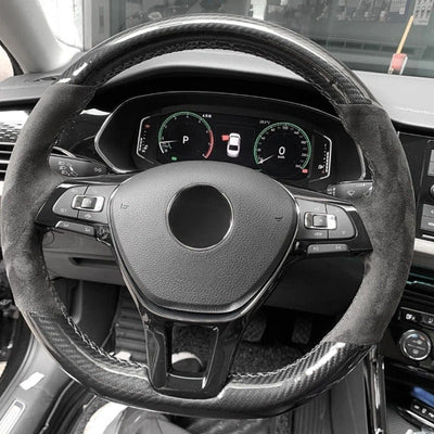 Couvre Volant Volkswagen en Cuir et Fibre de Carbone à Coudre - vue de trois-quarts - Becquet Voiture