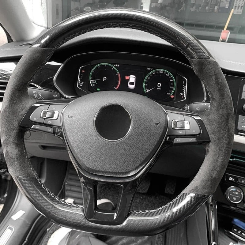 Couvre Volant Volkswagen en Cuir et Fibre de Carbone à Coudre - vue de trois-quarts - Becquet Voiture