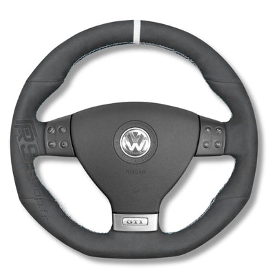 https://cdn.shopify.com/s/files/1/0727/0635/9572/files/couvre_volant_VW_golf_5_alcantara_blanc.jpg?v=1754217684