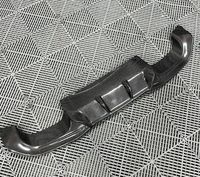 Diffuseur AK Carbone Humide BMW M2 F87 - packshot studio - Becquet Voiture