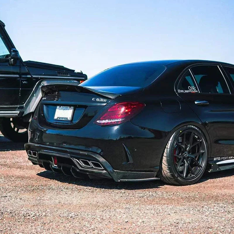 Diffuseur Arrière Carbone Mercedes Classe C W205 C63 - vue de trois-quarts - Becquet Voiture