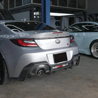 Diffuseur Arrière Carbone Toyota GR86 BRZ 2022-2025 - vue de trois-quarts - Becquet Voiture