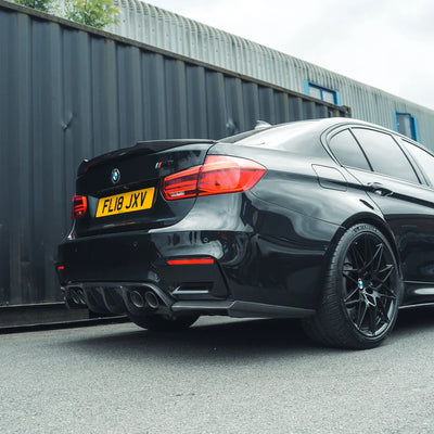 Diffuseur Arrière Fibre Carbone BMW M3 M4 F80 F82 - détail du montage - Becquet Voiture