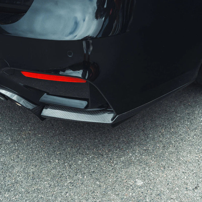 Diffuseur Arrière Fibre Carbone BMW M3 M4 F80 F82 - packshot studio - Becquet Voiture