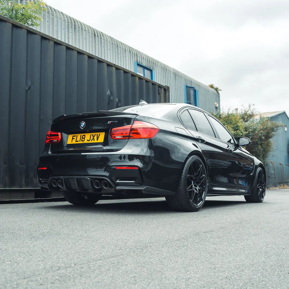 Diffuseur Arrière Fibre Carbone BMW M3 M4 F80 F82 - vue de face - Becquet Voiture