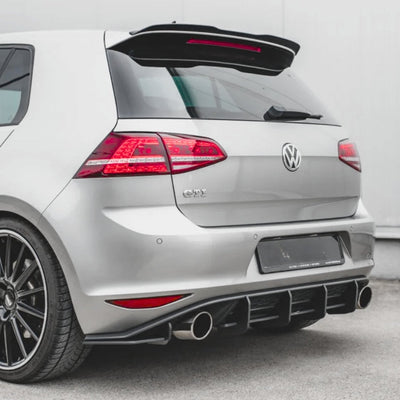 Diffuseur Arrière Golf 7 GTI R Maxton Look Noir ABS - packshot studio - Becquet Voiture