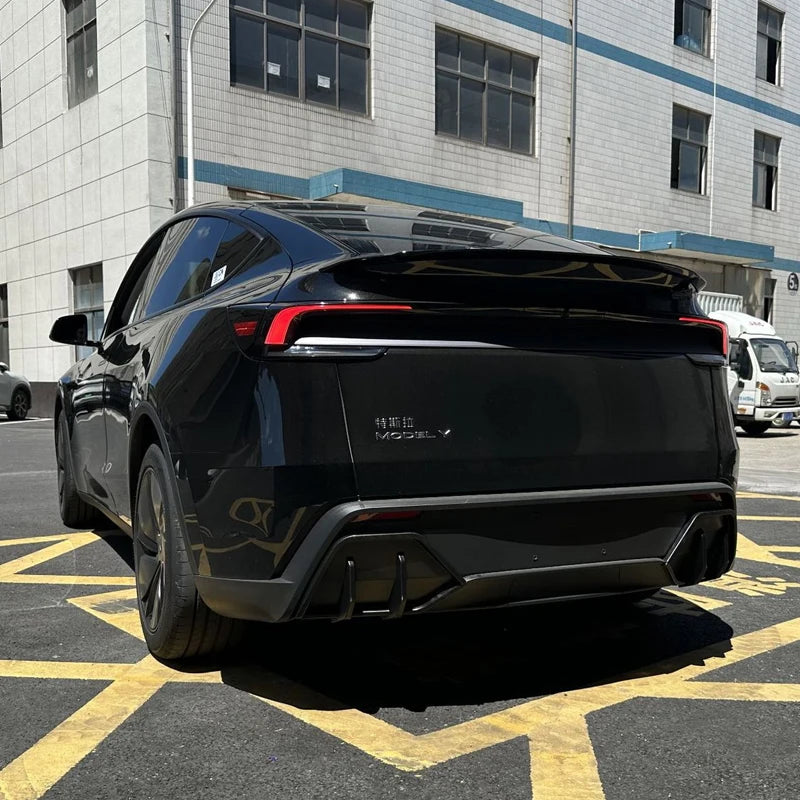 Diffuseur Arriere Tesla Model Y Juniper 2025 - installé sur véhicule 2 - Becquet Voiture