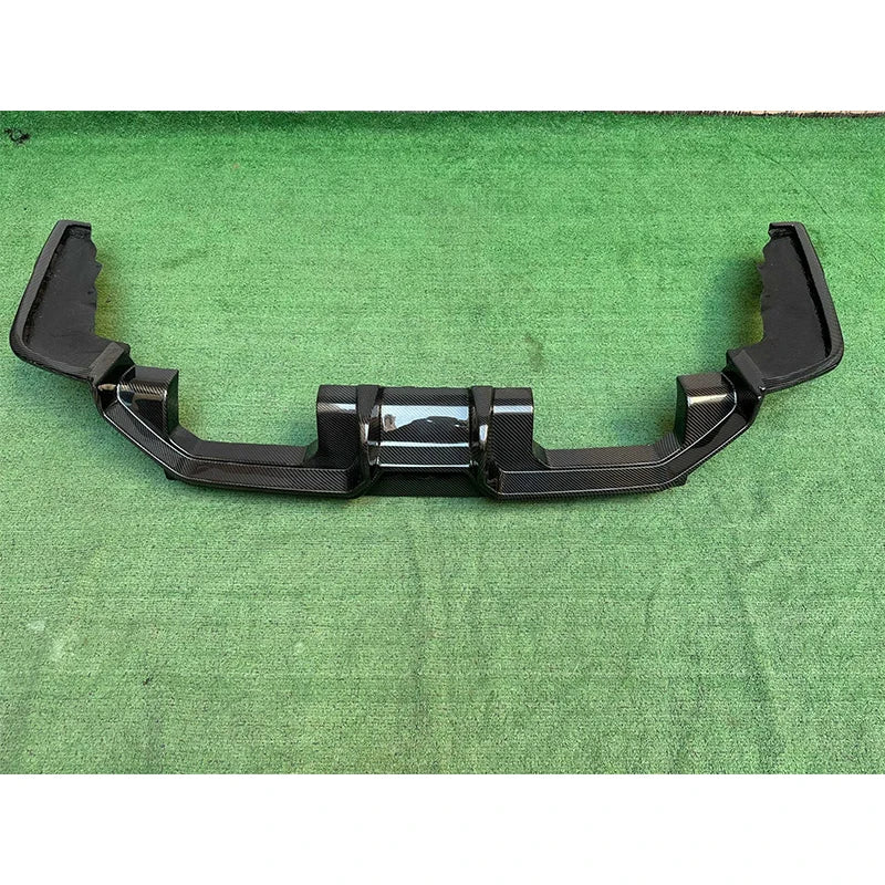 Universal Rear Diffuser Center Strip Spoiler Series - fitted on vehicle - Becquet Voiture