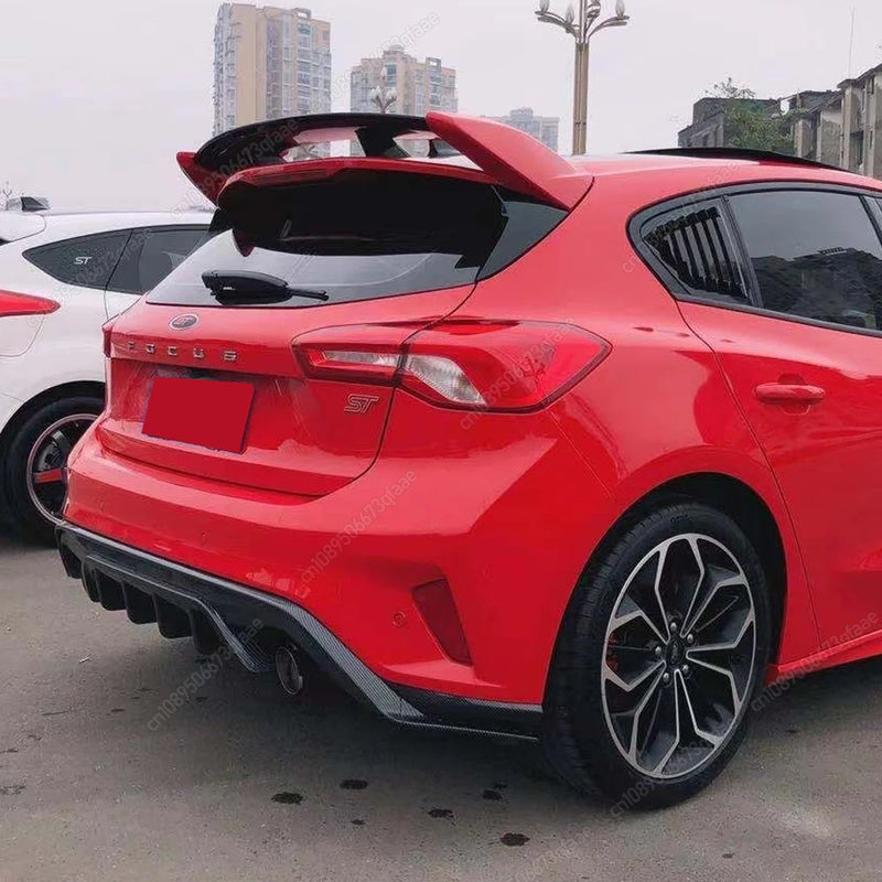 Diffuseur et Spoiler Arrière Ford Focus ST MK4 2019-2022 - vue arrière - Becquet Voiture