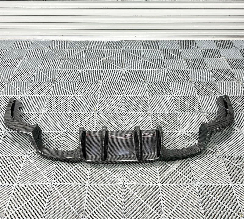 Diffuseur V-Style Carbone Noir BMW M2 F87 - vue arrière - Becquet Voiture