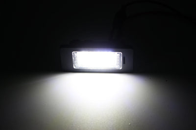Eclairage de Plaque LED BMW Serie 3 5 X5 X6 - installé sur véhicule - Becquet Voiture