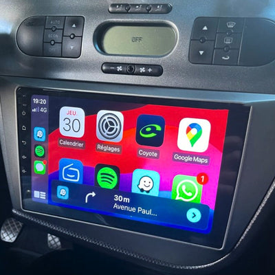 Ecran Autoradio Carplay Seat Leon 1P 9 Pouces - vue de trois-quarts - Becquet Voiture