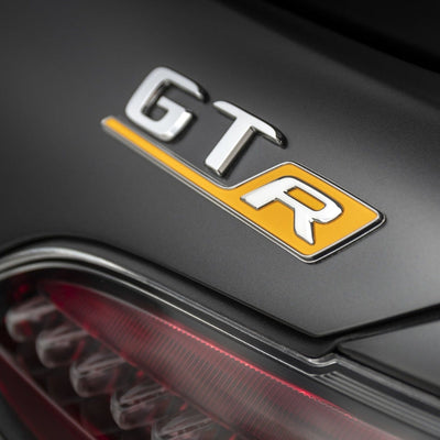 Emblème Arrière AMG GT GTR Mercedes Noir Chrome - vue de profil - Becquet Voiture