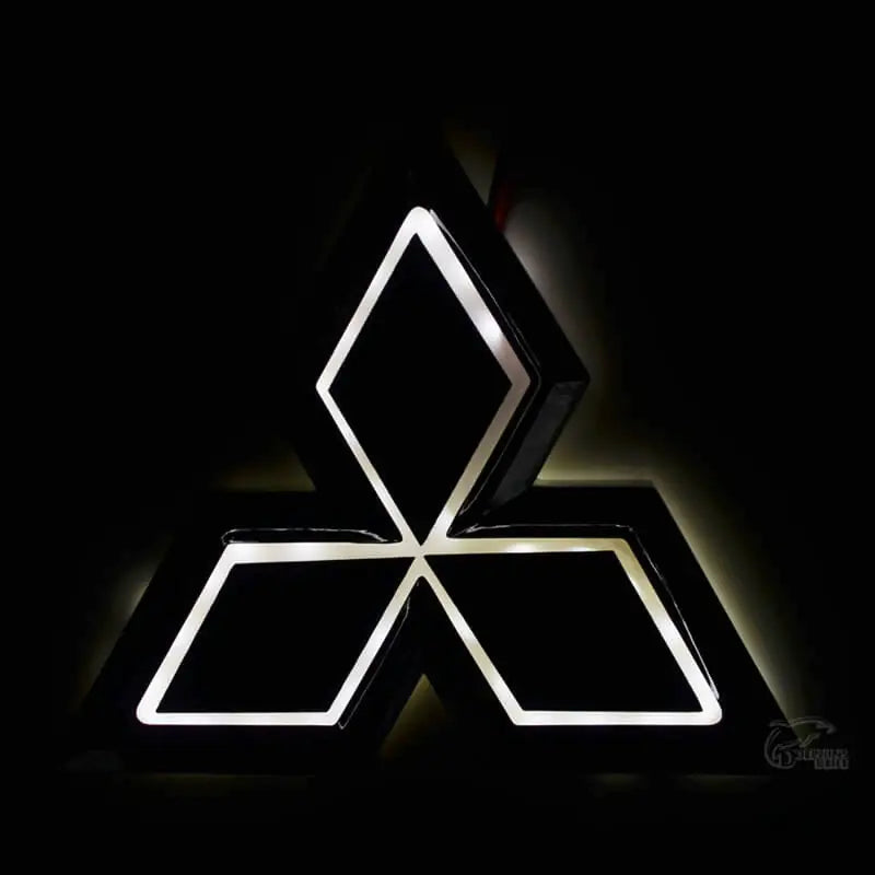 Emblème Arrière LED Mitsubishi — Logo Lumineux Rouge Bleu Blanc - packshot studio - Becquet Voiture