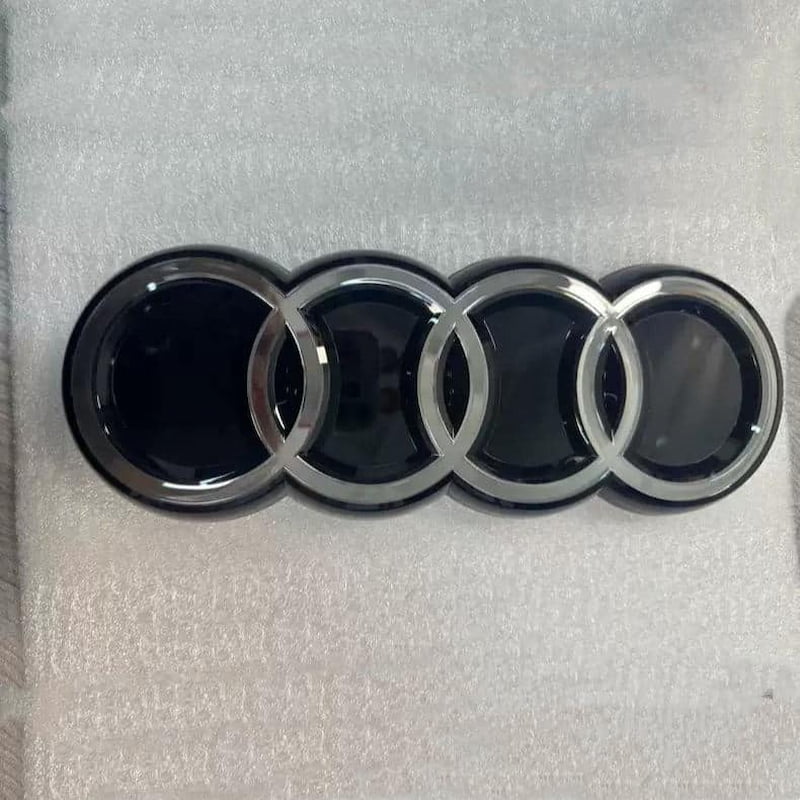 Emblème Audi A3 Lumineux LED Calandre 2003-2024 Noir Argent - vue de face - Becquet Voiture