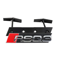 Emblème Badge Audi RS3 RS4 RS5 RS6 RS7 RSQ3 RSQ8 TTRS - en situation 3 - Becquet Voiture