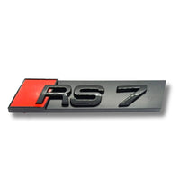 Emblème Badge Audi RS3 RS4 RS5 RS6 RS7 RSQ3 RSQ8 TTRS - vue de trois-quarts 3 - Becquet Voiture