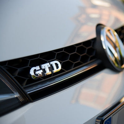 Emblème Badge GTD VW Golf 5 6 7 Avant Arrière - vue de profil - Becquet Voiture