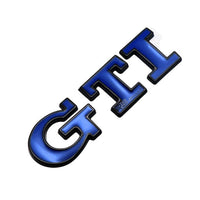 Emblème Badge Logo GTI VW Golf 4 5 6 7 - vue de trois-quarts 2 - Becquet Voiture