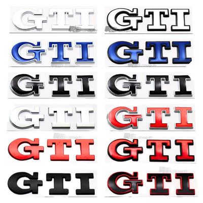 Emblème Badge Logo GTI VW Golf 4 5 6 7 - vue de trois-quarts - Becquet Voiture
