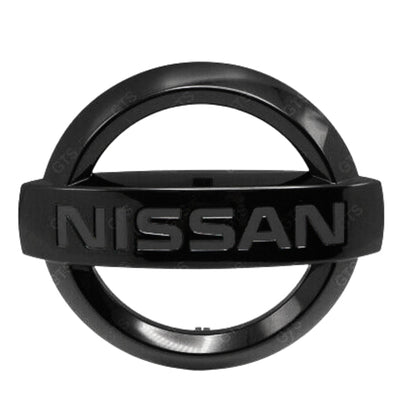 Emblème Badge Nissan Noir Chrome Rouge Avant Arrière - vue de face - Becquet Voiture