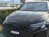 Emblème calandre Audi Black Edition - vue rapprochée - Becquet Voiture