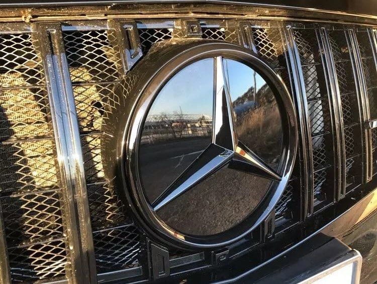 Emblème calandre Mercedes étoile miroir - packshot studio - Becquet Voiture