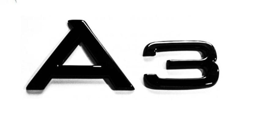 Emblème coffre Audi A3 noir brillant - vue de face - Becquet Voiture