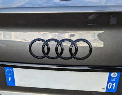 Emblème coffre Audi Black Edition - installé sur véhicule - Becquet Voiture