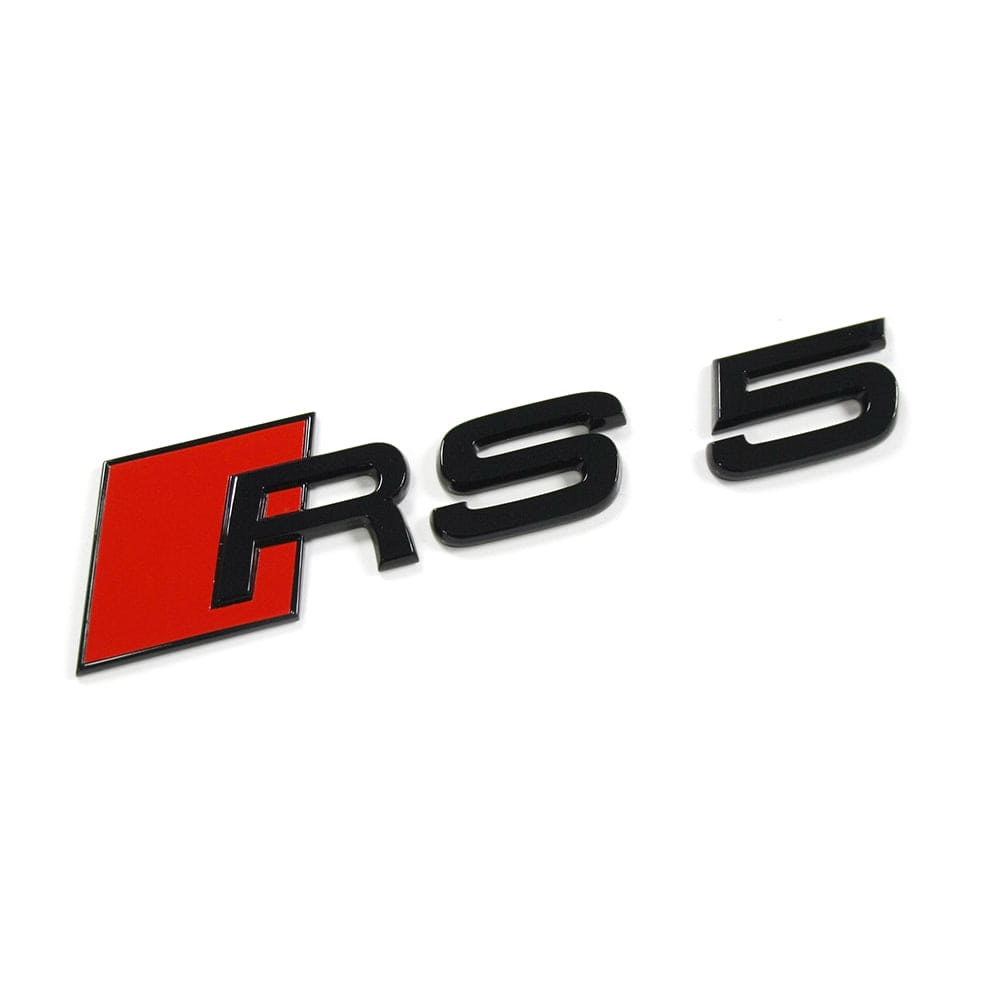 Emblème coffre Audi RS5 noir brillant - vue de face - Becquet Voiture