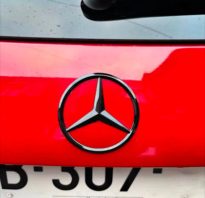 Emblème coffre Mercedes étoile noir - vue de face 2 - Becquet Voiture