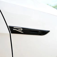 VW Golf 8 R Side Emblem Black Chrome All Black - fitted on vehicle - Becquet Voiture