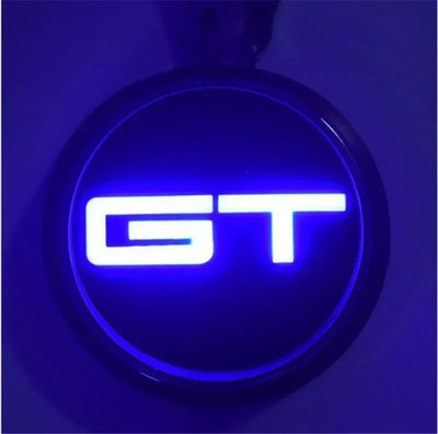 Emblème de calandre Ford Mustang GT Lumineux - vue de trois-quarts - Becquet Voiture