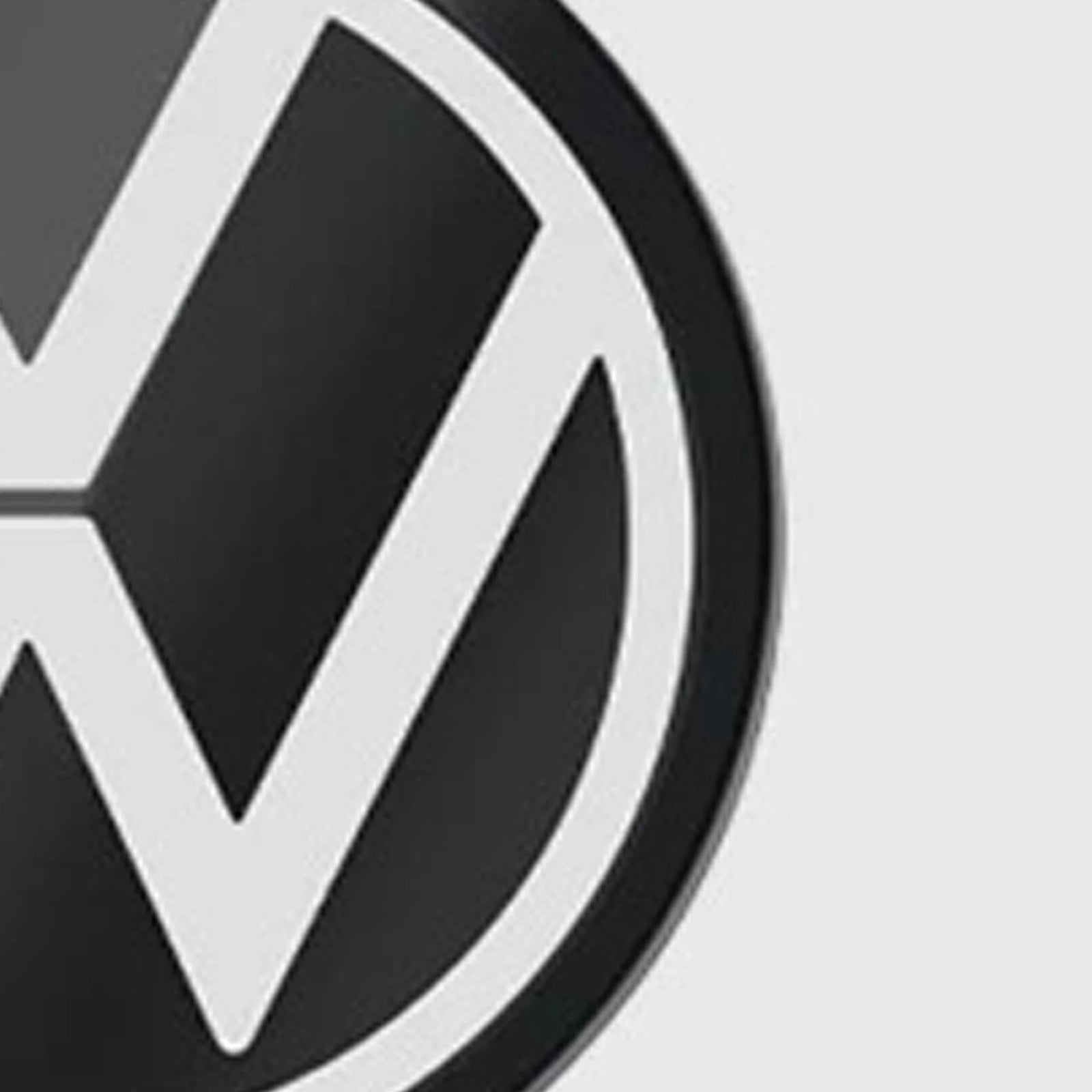 Emblème de calandre Volkswagen Golf 8 Lumineux - vue de face - Becquet Voiture